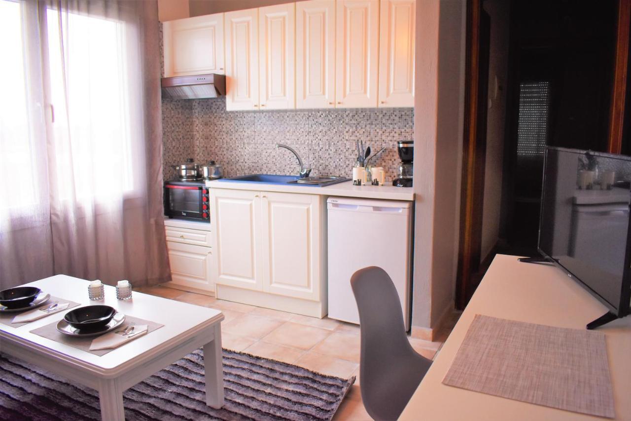 Apartmán Cozy And Modern Komotiní Exteriér fotografie